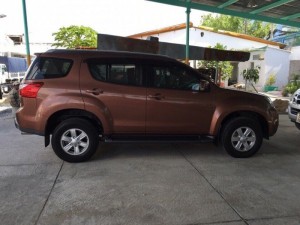 Isuzu MU-X 7 chỗ 2.5 MT 4x2 hoàn toàn mới...