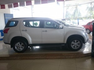 IZUZU Uy Tín Tại Việt Nam MU-X 3.0 AT 4x2....